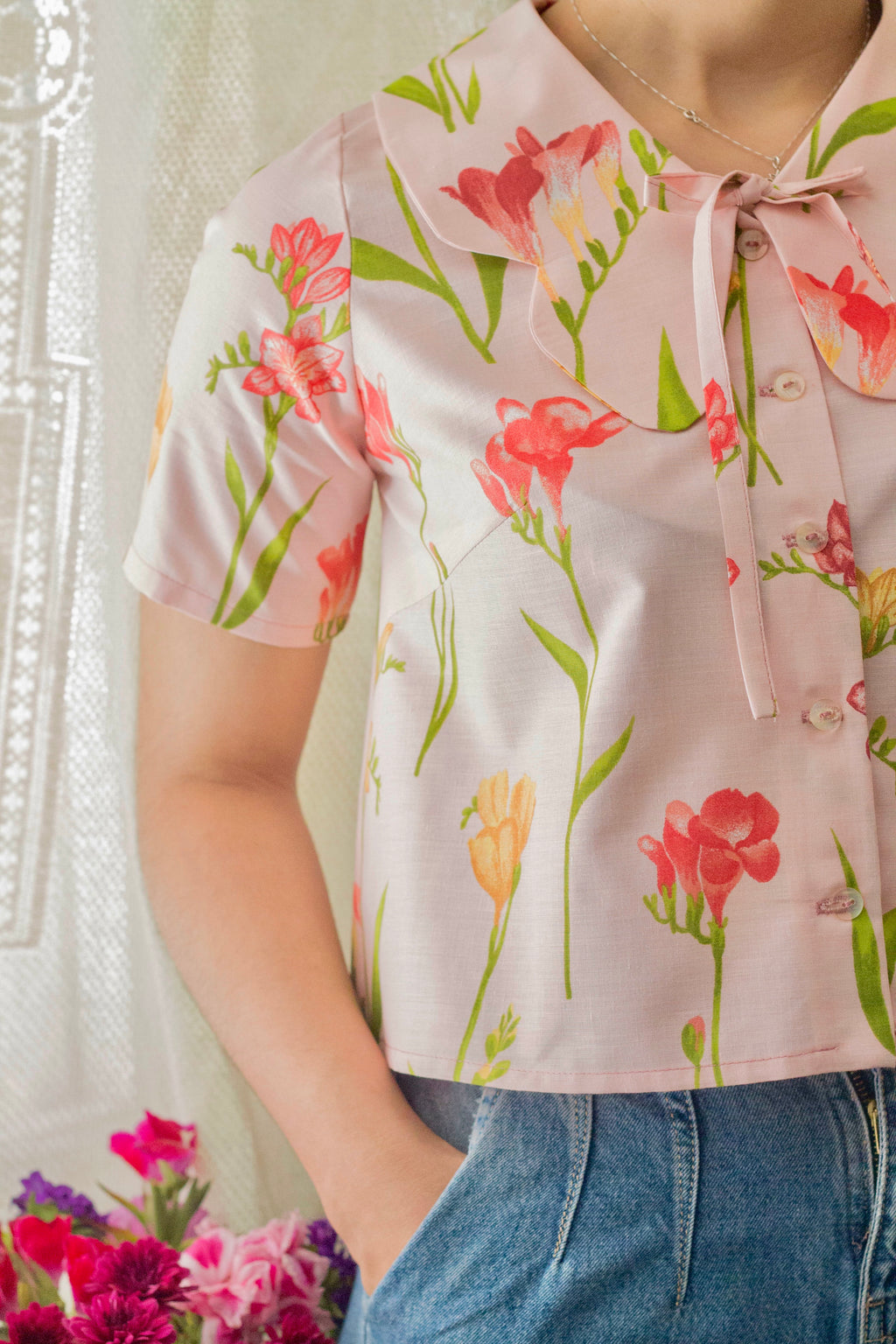 Blusa de Algodón con Cuello Mariposa