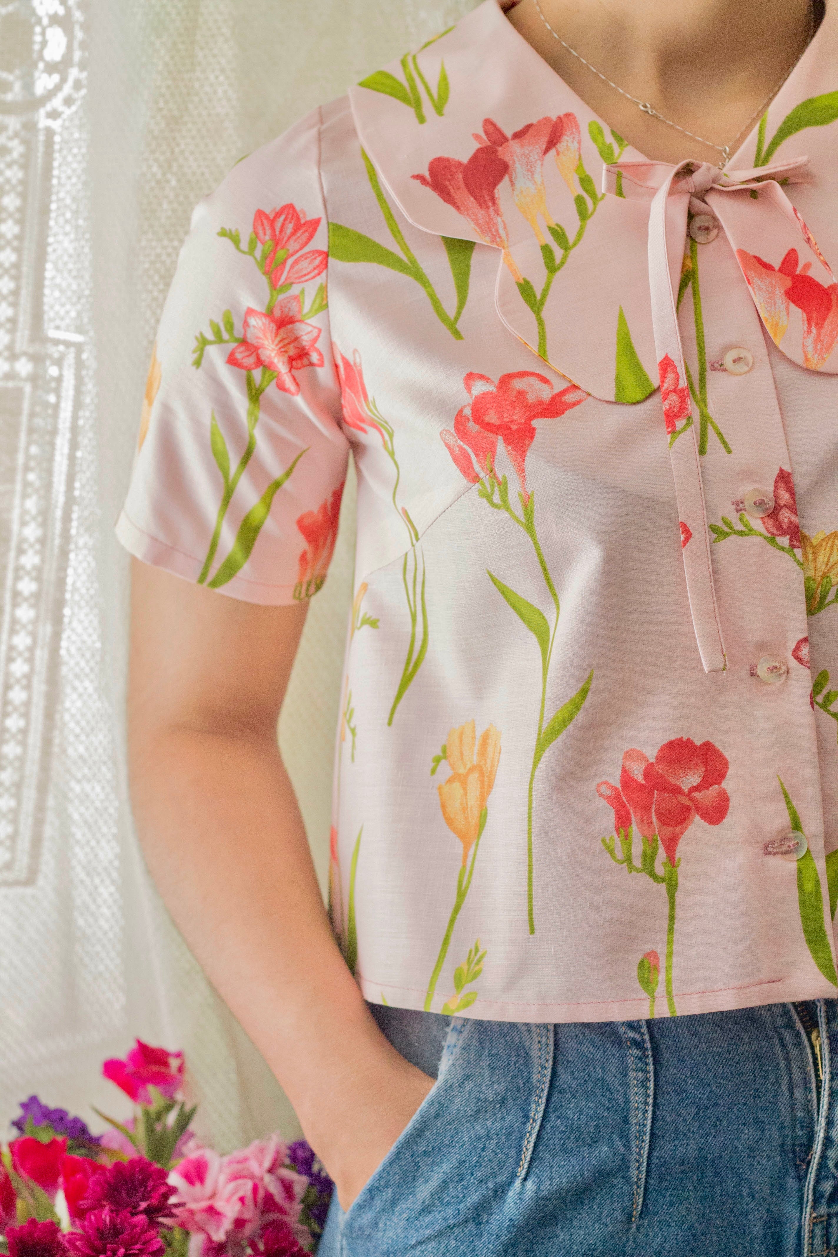 Blusa de Algodón con Cuello Mariposa