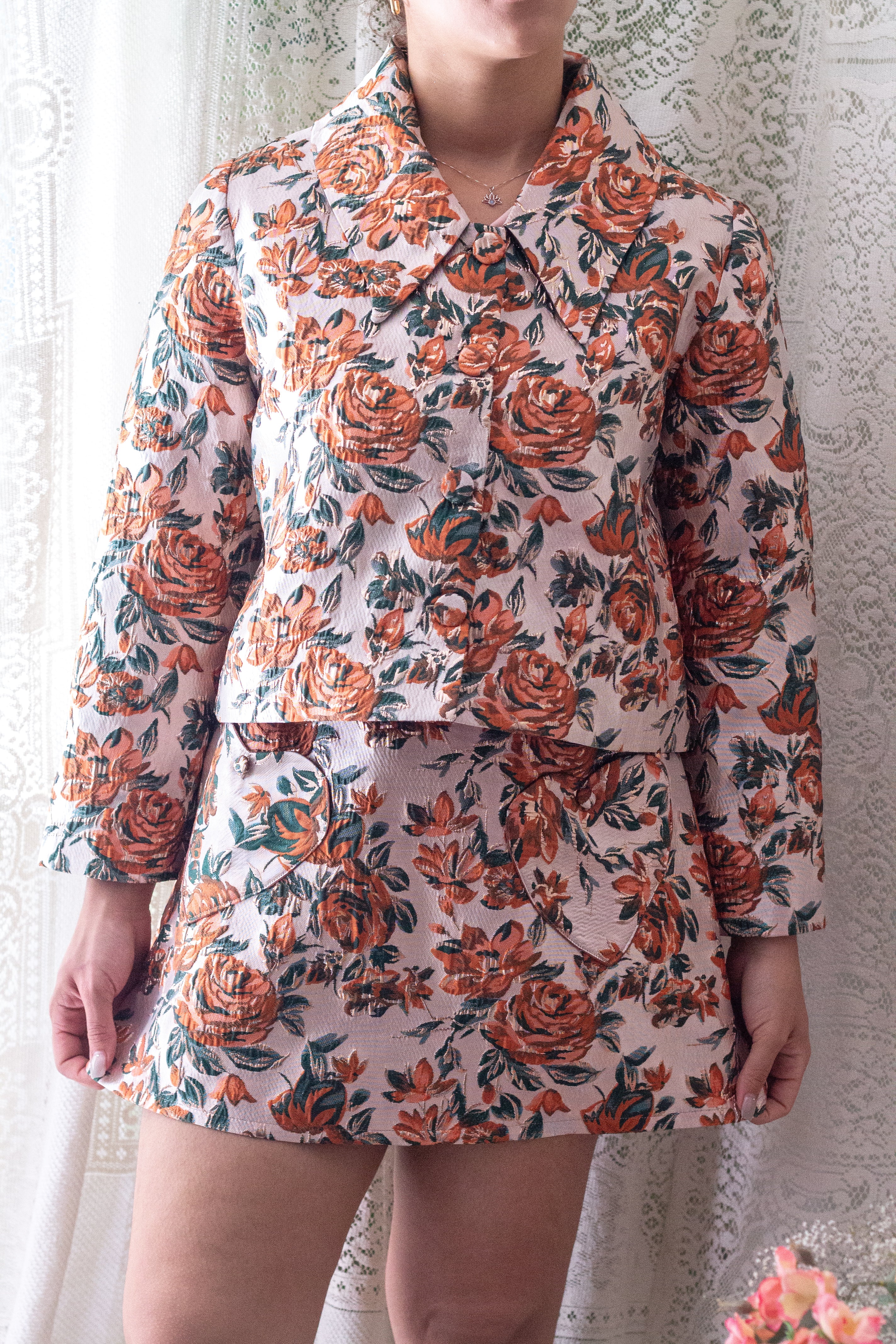 Chaqueta Sandy Rosas Damasco