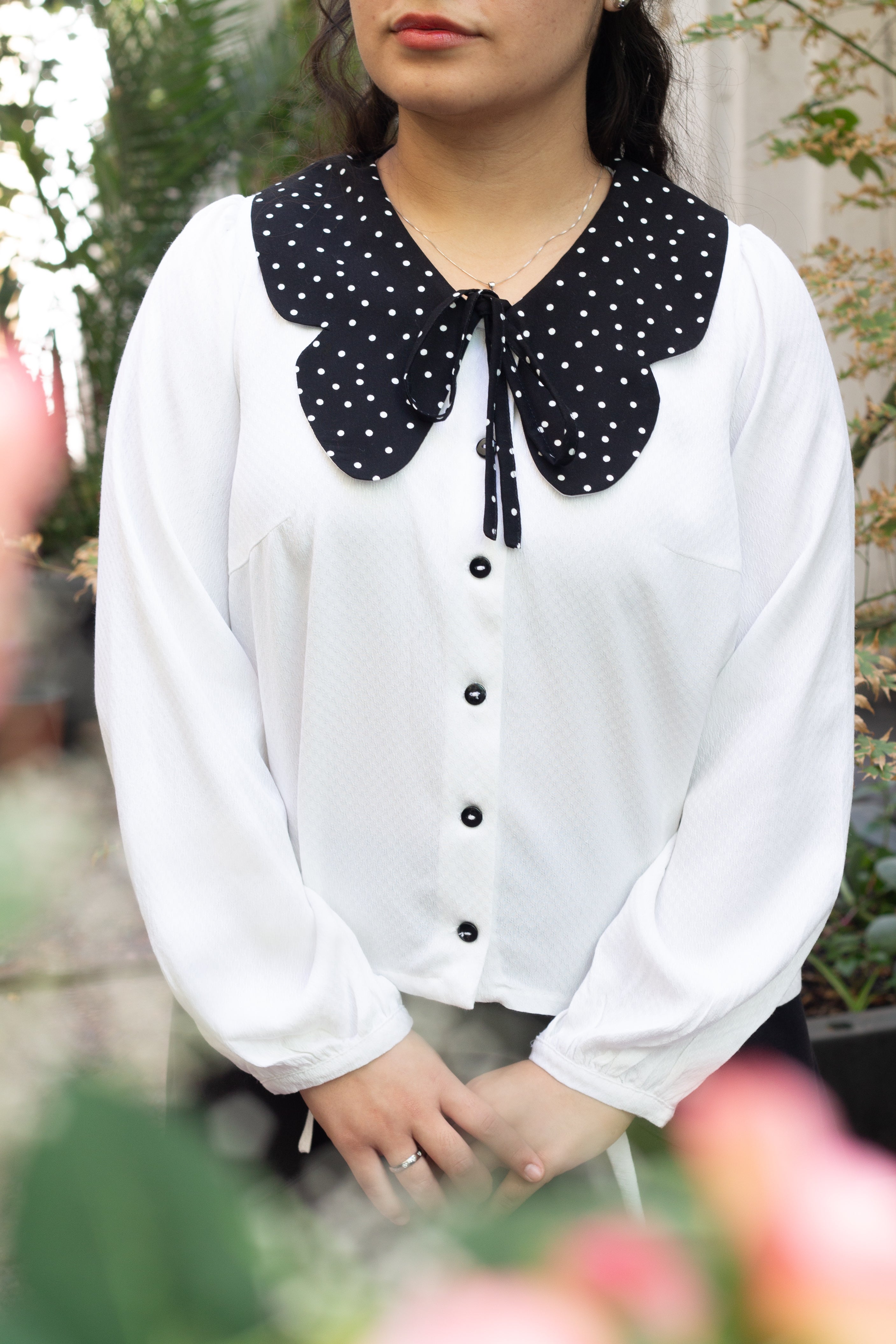Blusa de Algodón con Cuello Mariposa Negro