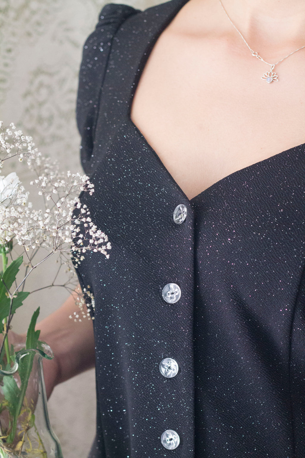 Kirsten Brillos negro perfect para tu año nuevo