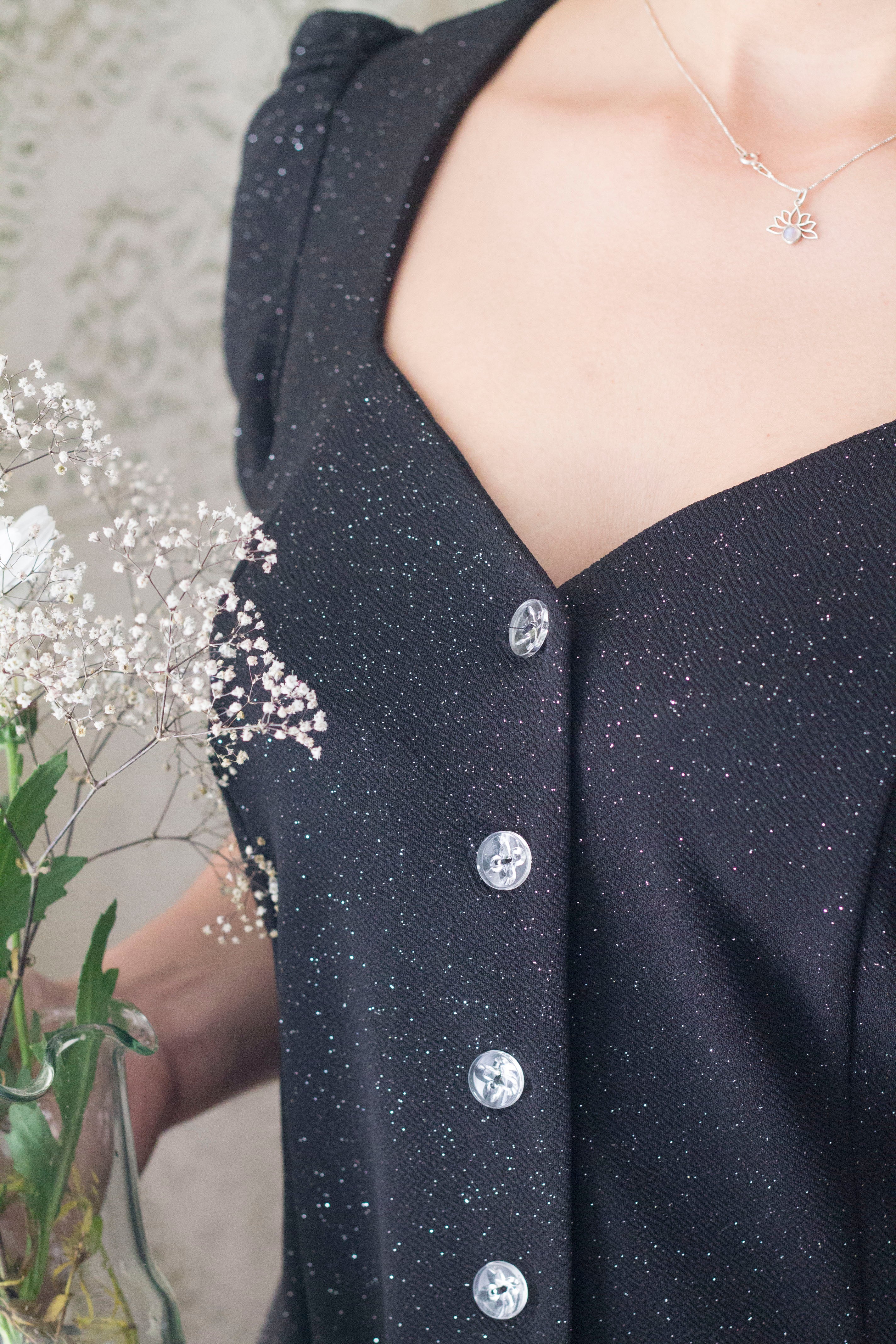 Kirsten Brillos negro perfect para tu año nuevo