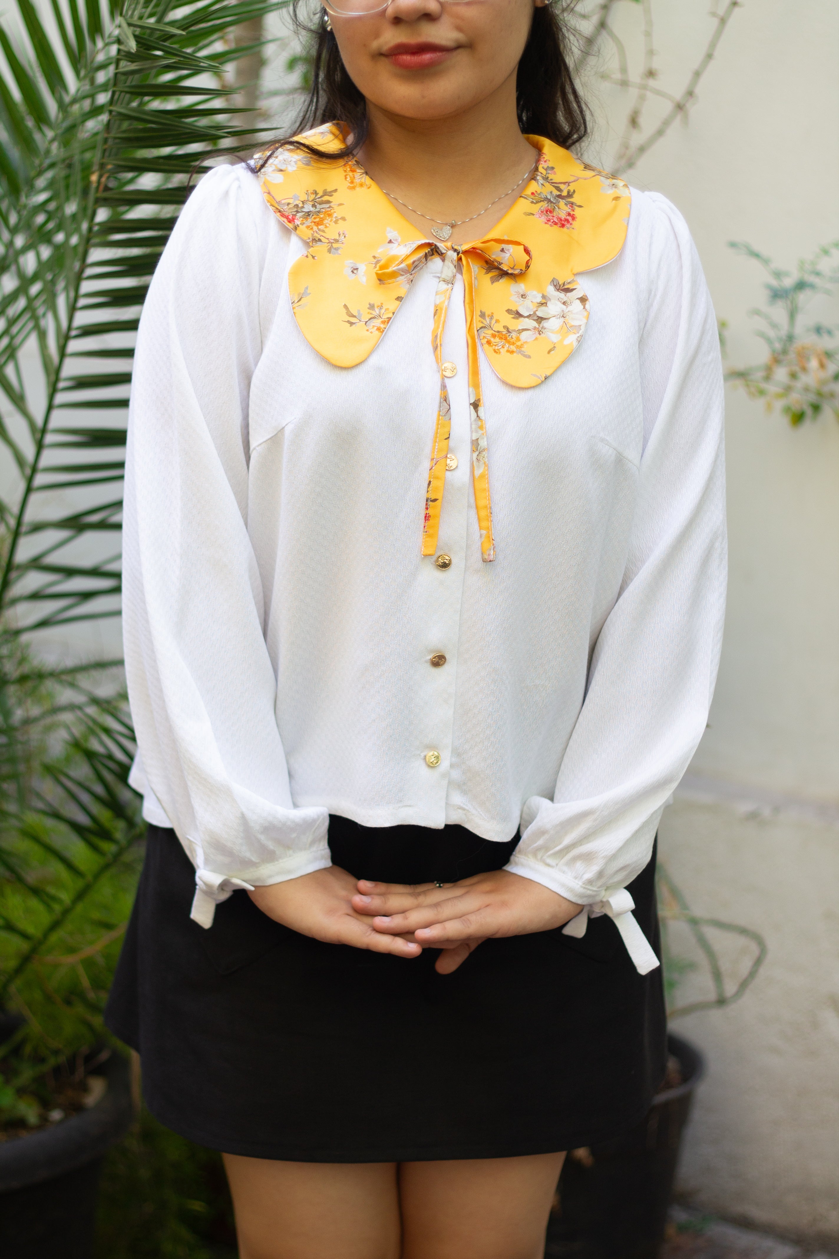 Blusa de Algodón con Cuello Mariposa mostaza