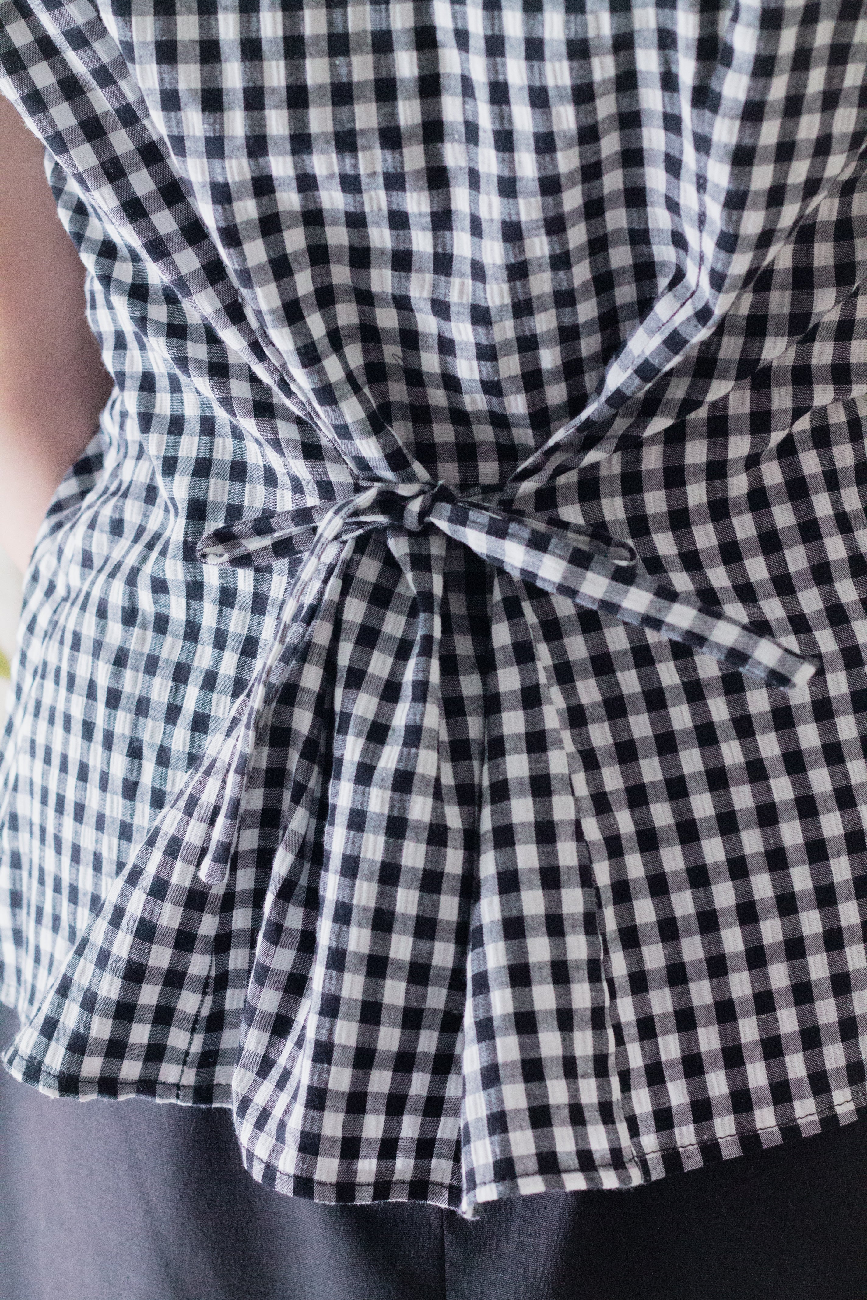 Blusa Heart cuadrille y flores bordadas