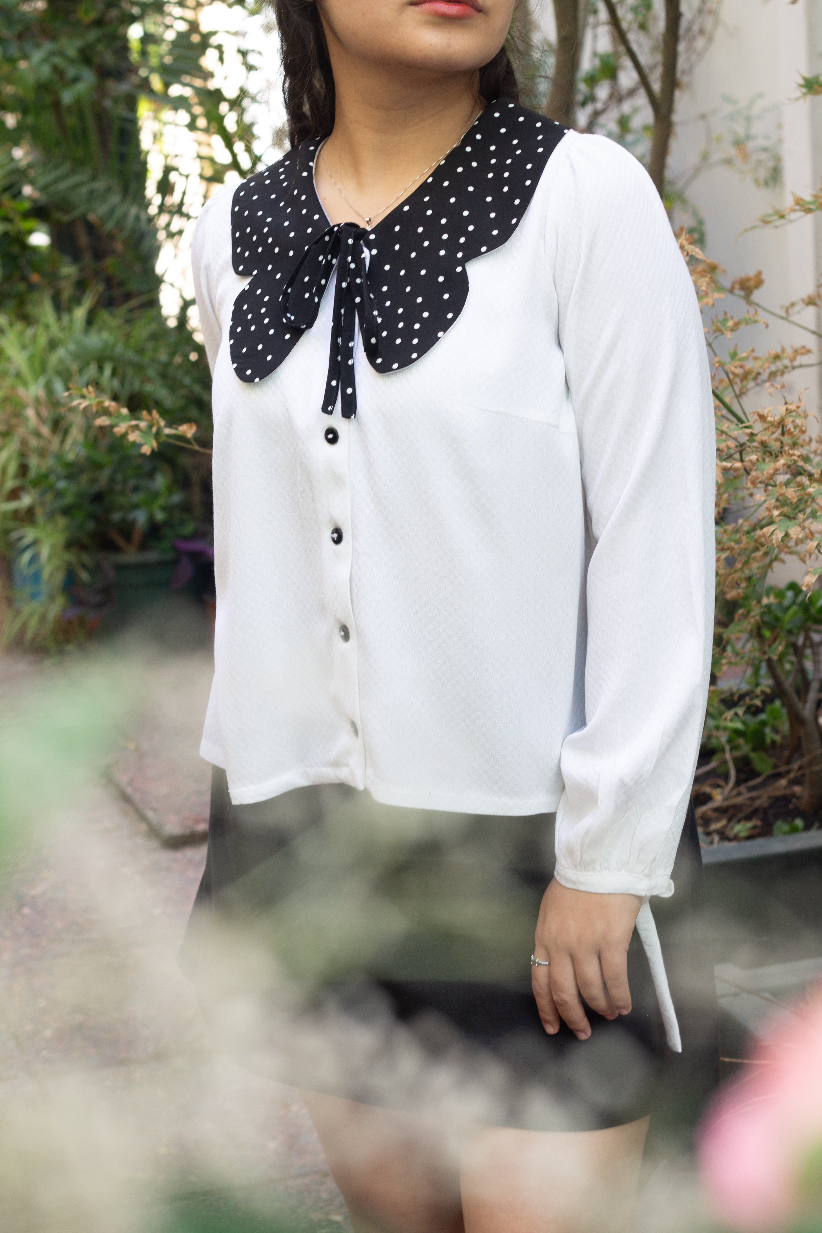 Blusa de Algodón con Cuello Mariposa Negro