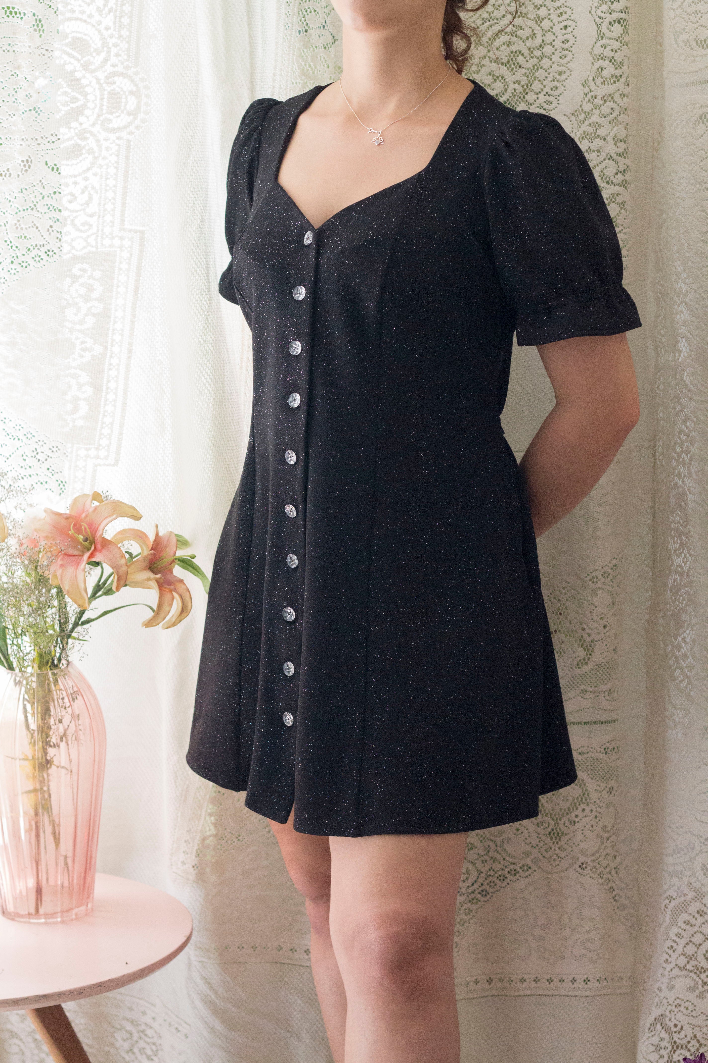 Kirsten Brillos negro perfect para tu año nuevo