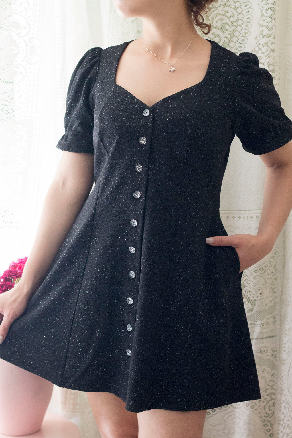 Kirsten Brillos negro perfect para tu año nuevo